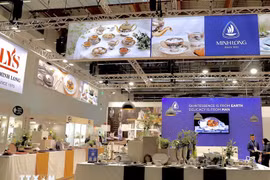 Pabellón de la empresa de cerámica Minh Long en la feria Ambiente 2025, Frankfurt, en Hesse. (Foto: VNA)