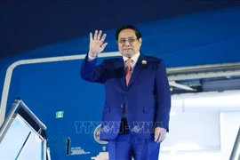 El primer ministro de Vietnam, Pham Minh Chinh, concluye su viaje de trabajo a Laos (Foto: VNA)