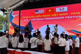 El Festival de Amistad Estados Unidos-Vietnam ofrece al público una visión vívida de los 30 años de relaciones bilaterales entre ambos países. (Foto: htv.com.vn)