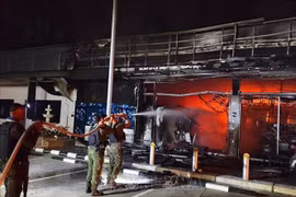 Escena de la explosión de bombas en una gasolinera en Narathiwat, Tailandia, el 11 de enero de 2026. (Foto: Xinhua/VNA)