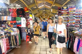 El mercado Ben Thanh (Ciudad Ho Chi Minh) atrae a un gran número de turistas nacionales e internacionales. (Fuente: VNA)