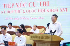 El primer ministro Le Minh Hung habla en el evento. (Fuente: VNA)