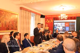 El embajador de Vietnam en la República Checa, Duong Hoai Nam,
