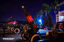 Movilizan equipamiento de artillería para desfile por el Día Nacional de Vietnam 
