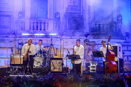 Actuaciones del grupo de jazz Song Hong. (Fuente: VNA)