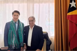 El embajador de Vietnam en Timor Leste, Pham Binh Dam, y el ministro de Agricultura, Ganadería, Pesca y Silvicultura de Timor Leste, Marcos da Cruz. (Fuente: Embajada de Vietnam en Timor Leste)