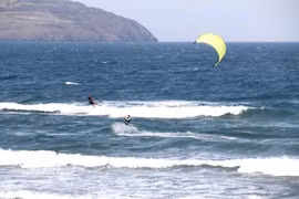 Las condiciones de viento estables durante todo el año convierten a Mui Ne (Lam Dong) en un «paraíso» para los deportes acuáticos. (Foto: VNA)