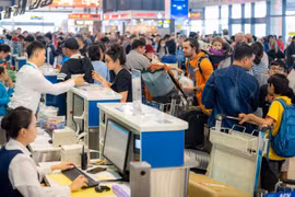Pasajeros en el Aeropuerto Internacional de Noi Bai. (Fuente: VNA)