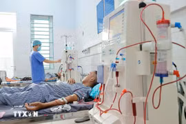 Pacientes en hemodiálisis en el Hospital General de la provincia de Ha Giang. (Fuente: VNA)