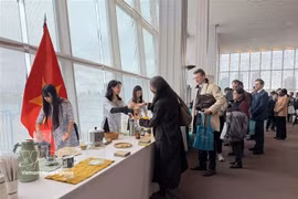 El mostrador de café vietnamita es popular entre los amigos internacionales en la sede de la ONU. (Fuente: VNA)