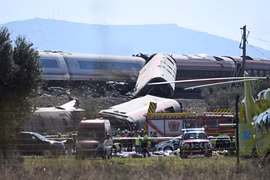 Escena del accidente de tren de alta velocidad en la provincia de Toledo, España, el 28 de octubre de 2026. (Foto: Xinhua/VNA)