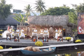 Tradiciones del Tet atraen a turistas al pueblo artesanal de Nha Trang