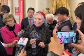 Hélène Luc siempre ha apoyado la batalla legal de Tran To Nga contra el Grupo Monsanto y varias otras empresas químicas que suministraron Agente Naranja (AO)/dioxina al ejército estadounidense durante la guerra de Vietnam. (Foto: VNA)