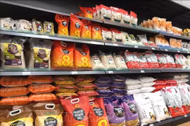 El arroz vietnamita se vende en un supermercado británico. (Fuente: VNA)