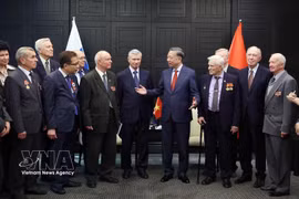 El secretario general del Partido Comunista y presidente de Vietnam, To Lam, y delegados. (Fuente: VNA)