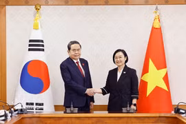 El presidente de la Asamblea Nacional de Vietnam, Tran Thanh Man, y la primera ministra de Corea del Sur, Han Seong Sook. (Fuente: VNA)