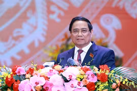 El primer ministro Pham Minh Chinh habla en una solemne ceremonia para conmemorar el 80.º aniversario de la fundación del Gobierno de la República Socialista de Vietnam. (Fuente: VNA)