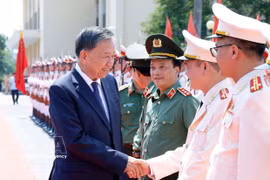 El secretario general del Partido Comunista de Vietnam y presidente del Estado, To Lam, y delegados. (Fuente: VNA)