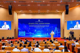 El presidente del Comité Popular de Hanoi, Vu Dai Thang, habla en la inauguración de los proyectos. (Fuente: VNA)