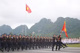 Primer ensayo conjunto del desfile militar y civil en la Plaza Ba Dinh