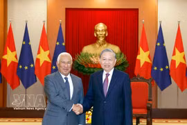 El secretario general del Partido Comunista de Vietnam, To Lam, recibe al presidente del Consejo Europeo, António Costa, en enero de 2026. (Fuente:VNA)