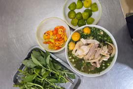 Pho (sopa de fideos de arroz con carne de res o pollo). (Fuente: tuoitre.vn)