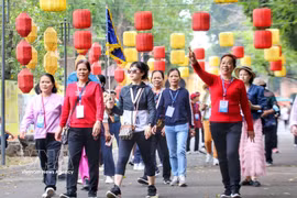 Un grupo de turistas chinos en la Ciudadela Imperial de Thang Long. (Foto: VNA)