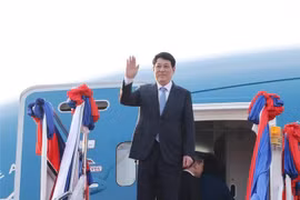 El presidente vietnamita, Luong Cuong, en el aeropuerto internacional Wattay, Vientiane, Laos. (Fuente: VNA)