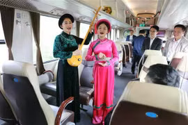 Realizan canto Then en el tren. (Fuente: VNA)