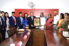 El vicepresidente de la Asamblea Nacional de Vietnam, Nguyen Duc Hai, se reunió con el gobernador de la Provincia Central de Sri Lanka, Sarath Abeykoon. (Fuente: VNA)