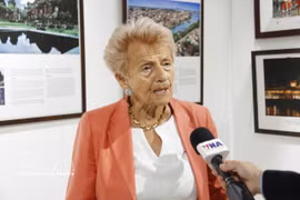 Hélène Luc, senadora honoraria francesa y presidenta honoraria de la Asociación de Amistad Francia-Vietnam, en la entrevista. (Fuente: VNA)