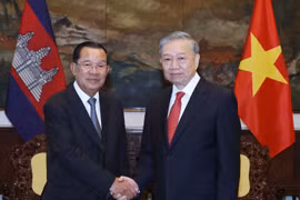 El secretario general del Partido Comunista de Vietnam, To Lam, y el titular del Partido Popular de Camboya, Hun Sen. (Fuente: VNA)