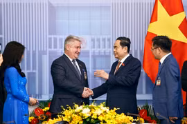 El presidente de la Asamblea Nacional de Vietnam, Tran Thanh Man, sostuvo un encuentro con el vicepresidente de la Cámara de Representantes de Bielorrusia, Ipatau Vadzim. (Fuente: VNA)