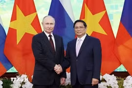 El primer ministro vietnamita, Pham Minh Chinh, y el presidente de Rusia, Vladimir Putin. (Fuente: VNA)