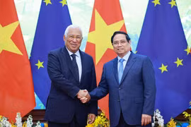 El primer ministro vietnamita, Pham Minh Chinh, y el presidente del Consejo Europeo, António Costa. (Fuente: VNA)
