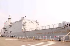 El buque ITS Giovanni delle Bande Nere de la Armada italiana ariba a Ciudad Ho Chi Minh (Foto: VNA)