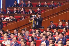 Reporteros de la Agencia Vietnamita de Noticias (VNA) cubren el XIV Congreso Nacional del Partido Comunista de Vietnam. (Fuente: VNA)