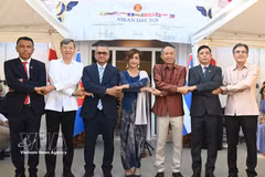 Diplomáticos de los países de la ASEAN en Cuba (Foto: VNA)