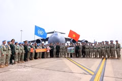 Los oficiales y soldados vietnamitas antes de partir hacia Sudán del Sur. (Foto: VNA)