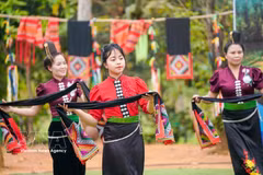 Una actividad cultural en la Aldea de Cultura y Turismo de los Grupos Étnicos de Vietnam. (Foto: VNA)