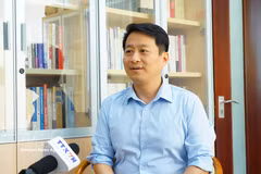 El profesor Qu Qiang, de la Universidad Minzu de China y comentarista de la Televisión Central de China (CGTN). (Foto: VNA)