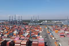 El puerto de Cai Mep-Thi Vai en Ciudad Ho Chi Minh (Foto: VNA)