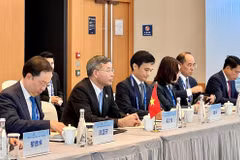 El ministro Ngo Van Tuan en la sesión de trabajo. (Foto: Ministerio de Finanzas)