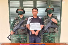 El ciudadano laosiano Xong Nhia Xenh detenido por la Guardia Fronteriza de la provincia de Nghe An (Foto: VNA)