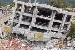 El edificio quedó destruido tras el terremoto en la provincia de Sarangani, Filipinas. Foto: Xinhua/VNA
