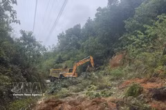 Un deslizamiento de tierra en una carretera rural en la provincia montañosa de Thanh Hoa. (Foto: VNA)