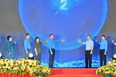 En la ceremonia de apertura oficial del "Mercado Tet del Sindicato - Primavera 2026". (Foto: hcmcpv.org.vn)