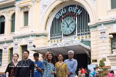 La Oficina Central de Correos de Ciudad Ho Chi Minh siempre atrae a turistas nacionales e internacionales. (Foto: VNA)