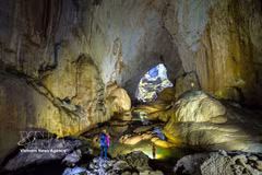 El vasto interior de la cueva Son Doong. (Foto: VNA)