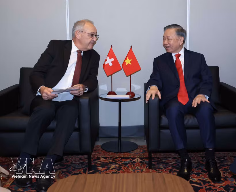 El secretario general del Partido Comunista de y presidente de Vietnam, To Lam, se reúne con el presidente de Suiza, Guy Parmelin, al margen del Debate General del 81.º período de sesiones de la Asamblea General de las Naciones Unidas, el 22 de septiembre de 2026, en Nueva York, Estados Unidos. Foto: Thong Nhat – VNA